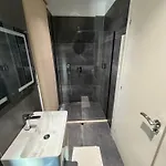 Leon Hotel Kashari