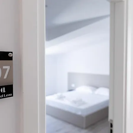 Hotel Leon